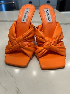Steve Madden Bright Orange Knotted Square-Toe Slide Heels